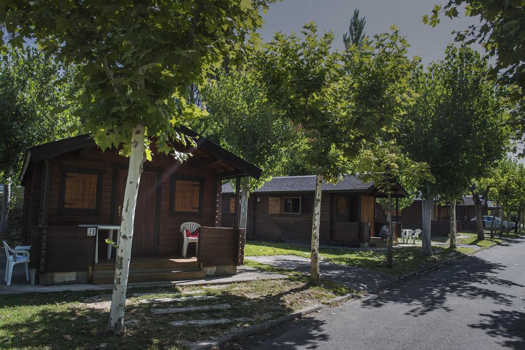 Camping&Bungalows Ligüerre de Cinca Exterior foto